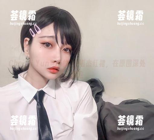Choi Ji Yun Choi Ji Yun穿着约尔·福杰红裙,在原图深处游走